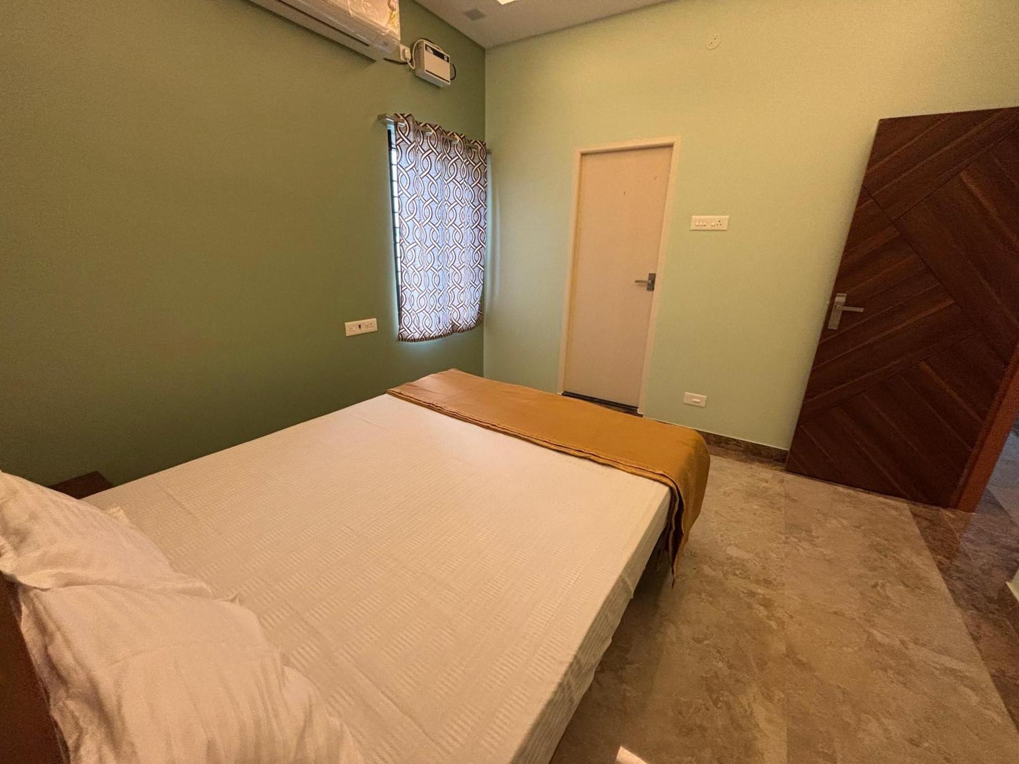 Srirangam Nandavanam Service Apartments Tiruchirappalli Bagian luar foto