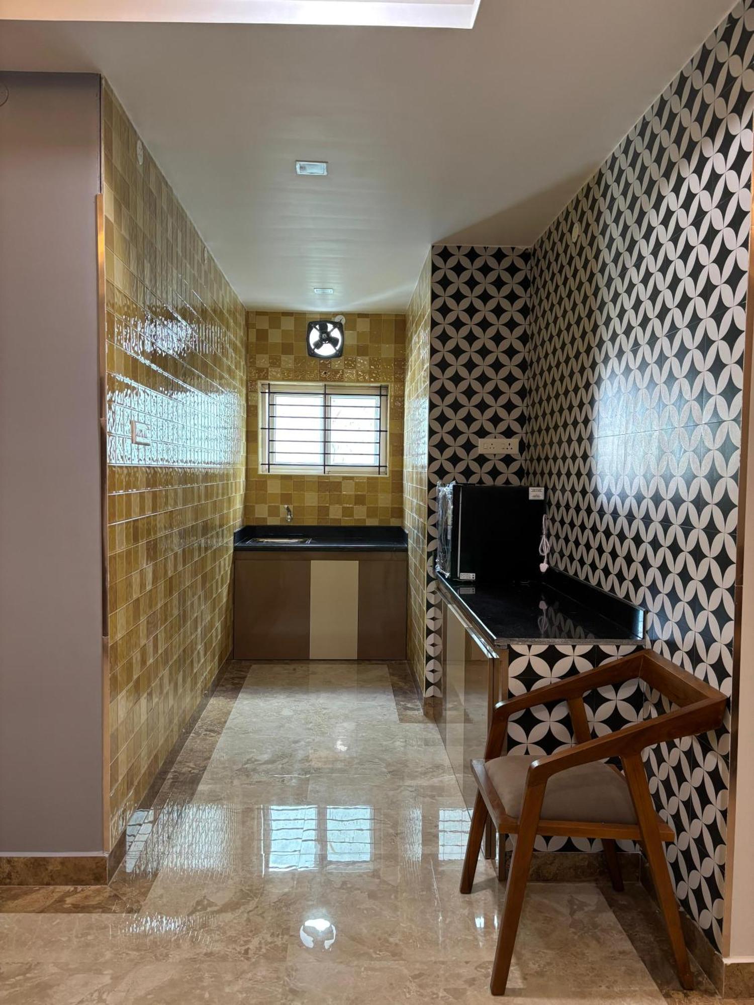 Srirangam Nandavanam Service Apartments Tiruchirappalli Bagian luar foto