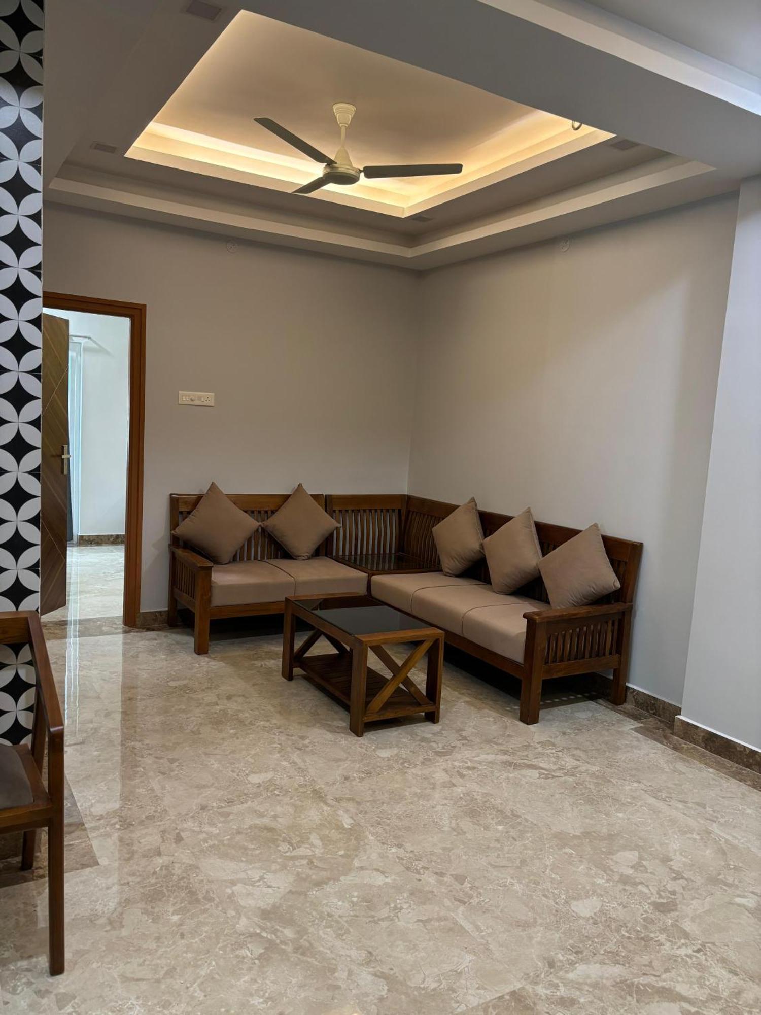 Srirangam Nandavanam Service Apartments Tiruchirappalli Bagian luar foto
